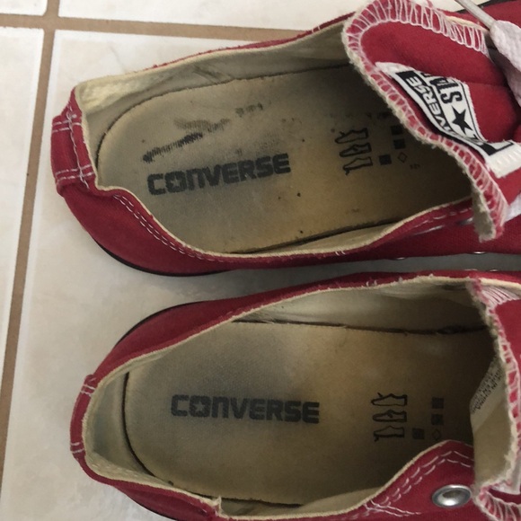 Mens Red low top converse - Picture 14 of 14